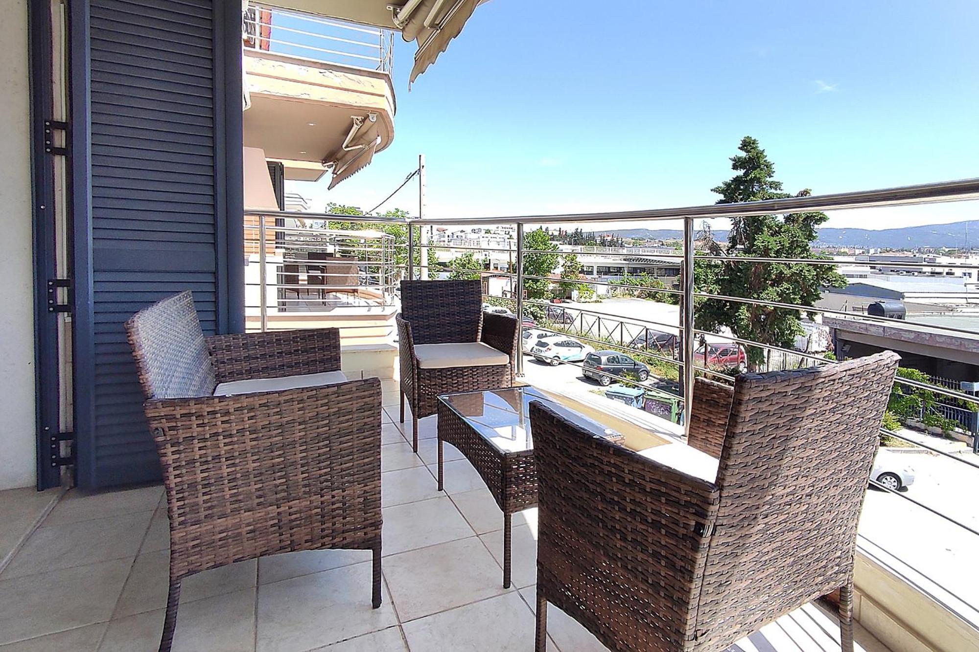 Metaxenia's 201 Apartment